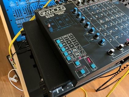 Simmons-SDS9